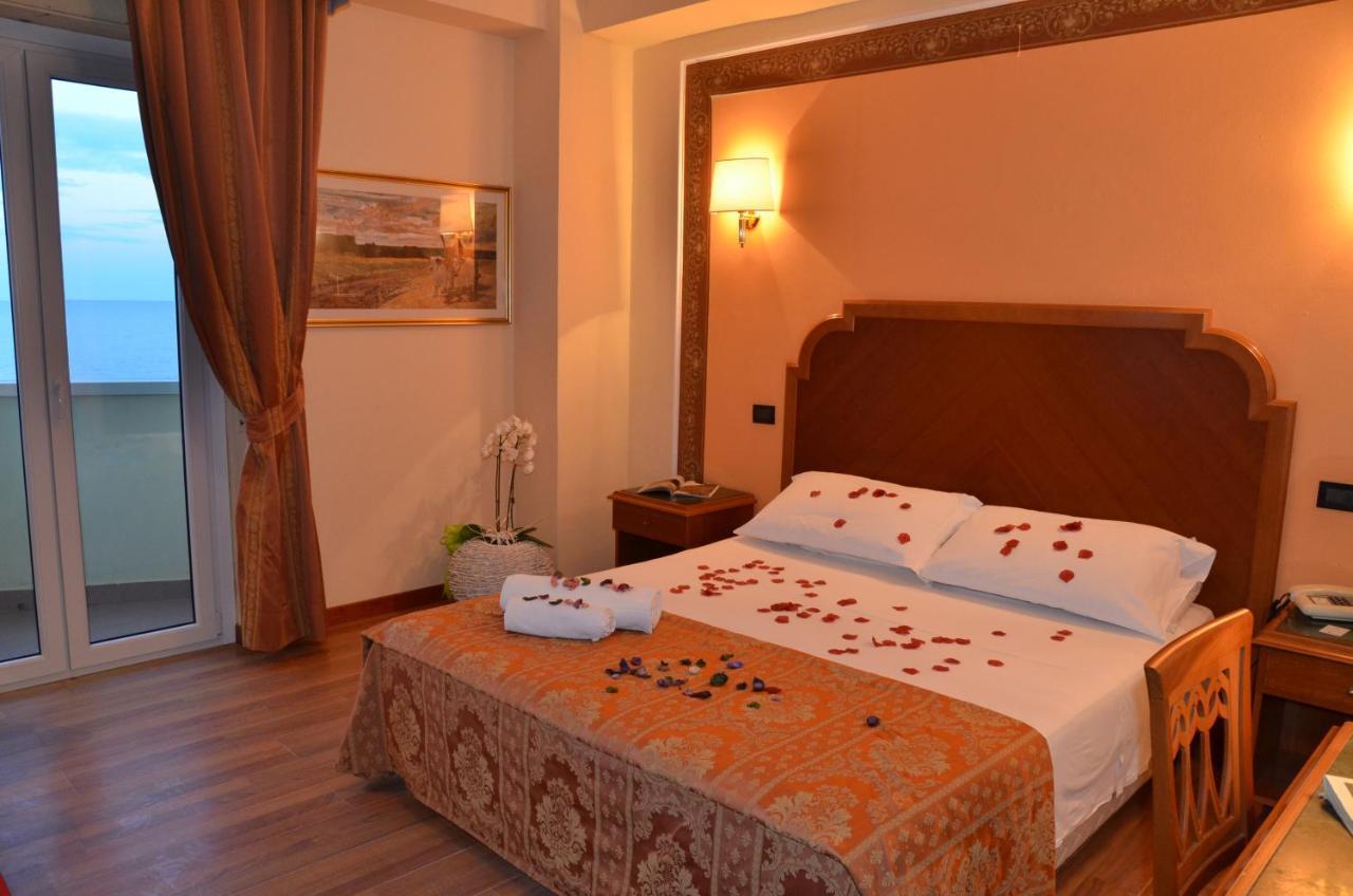 Grand Hotel Montesilvano Marina Dış mekan fotoğraf