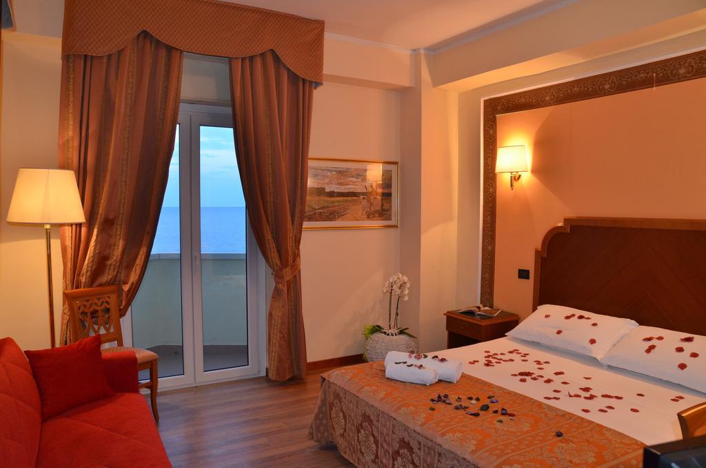 Grand Hotel Montesilvano Marina Dış mekan fotoğraf