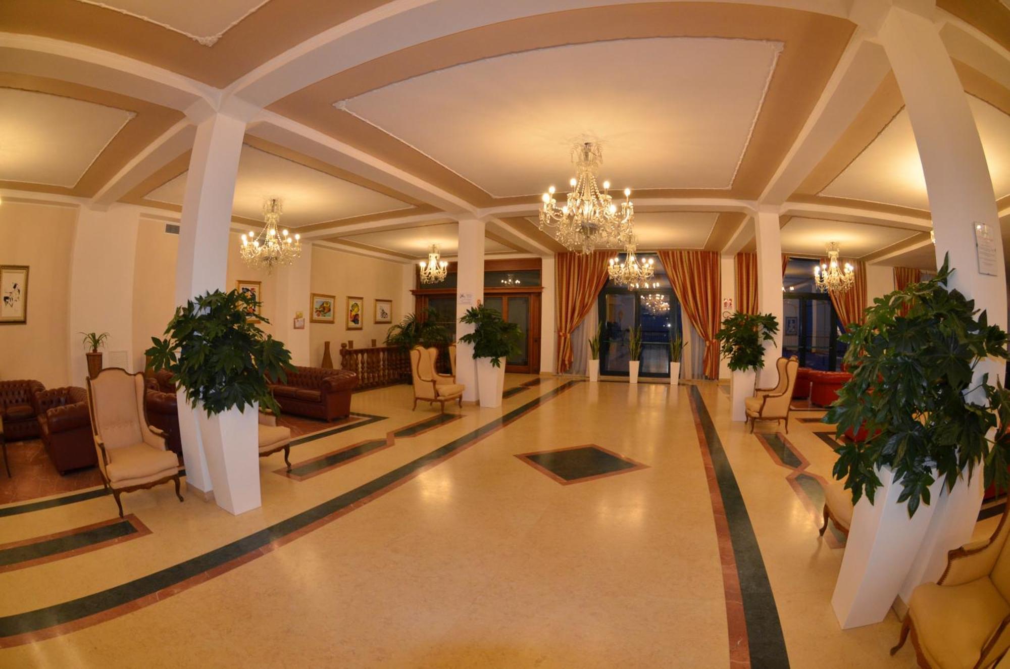 Grand Hotel Montesilvano Marina Dış mekan fotoğraf