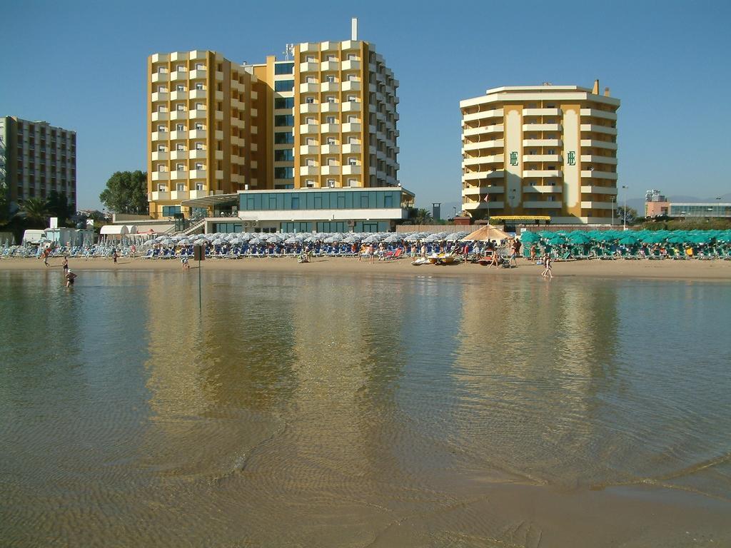 Grand Hotel Montesilvano Marina Dış mekan fotoğraf
