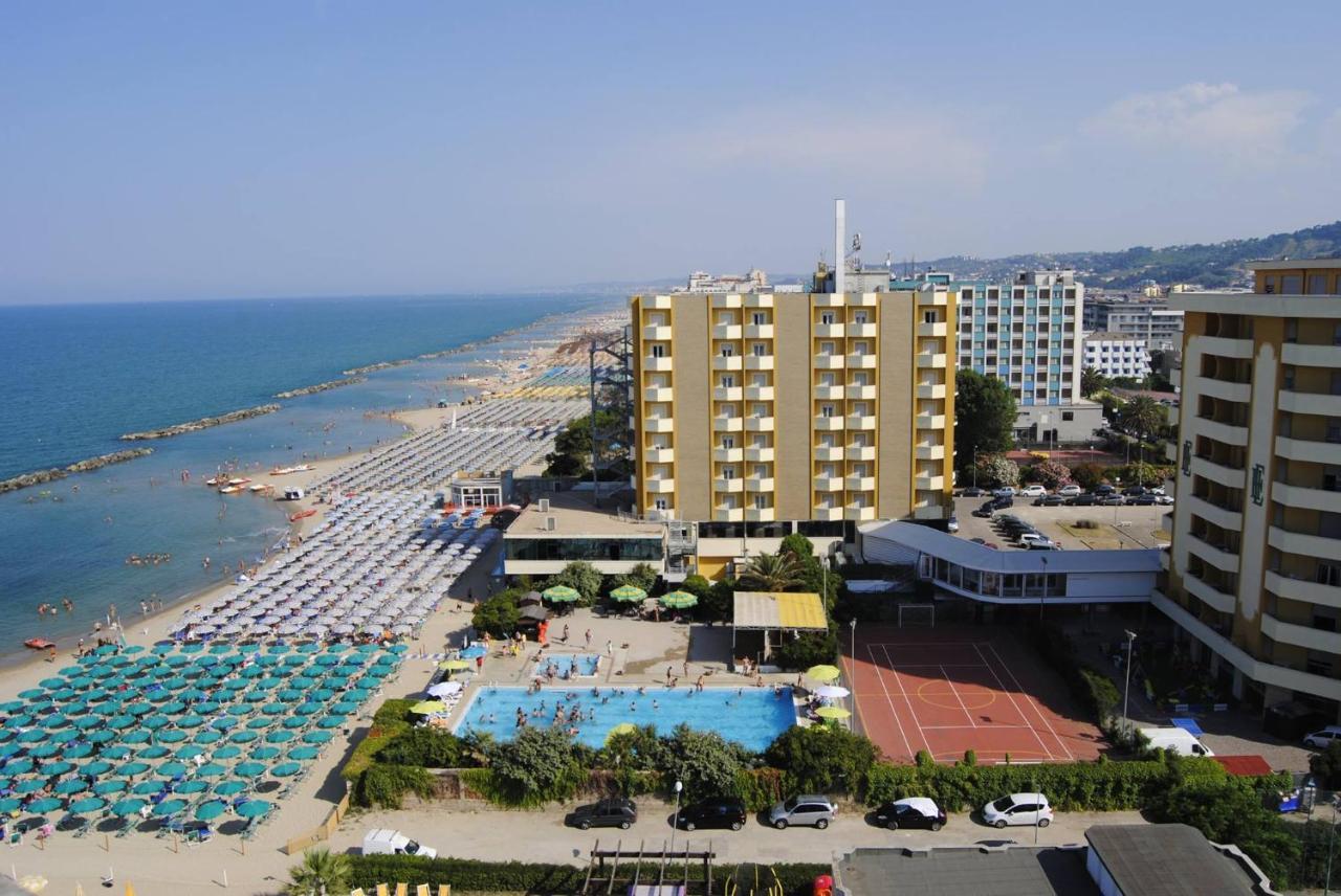 Grand Hotel Montesilvano Marina Dış mekan fotoğraf