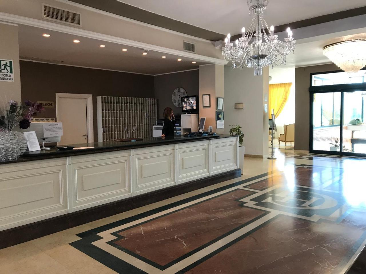 Grand Hotel Montesilvano Marina Dış mekan fotoğraf