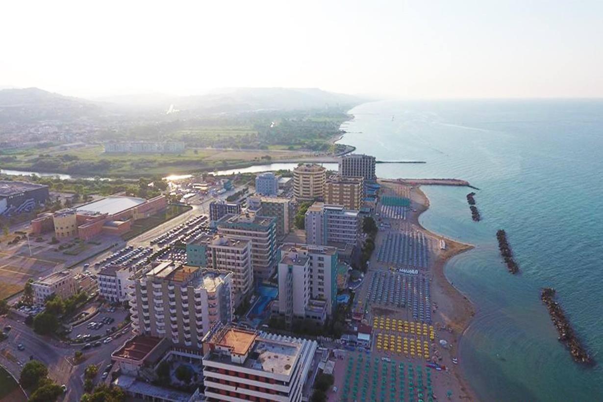 Grand Hotel Montesilvano Marina Dış mekan fotoğraf