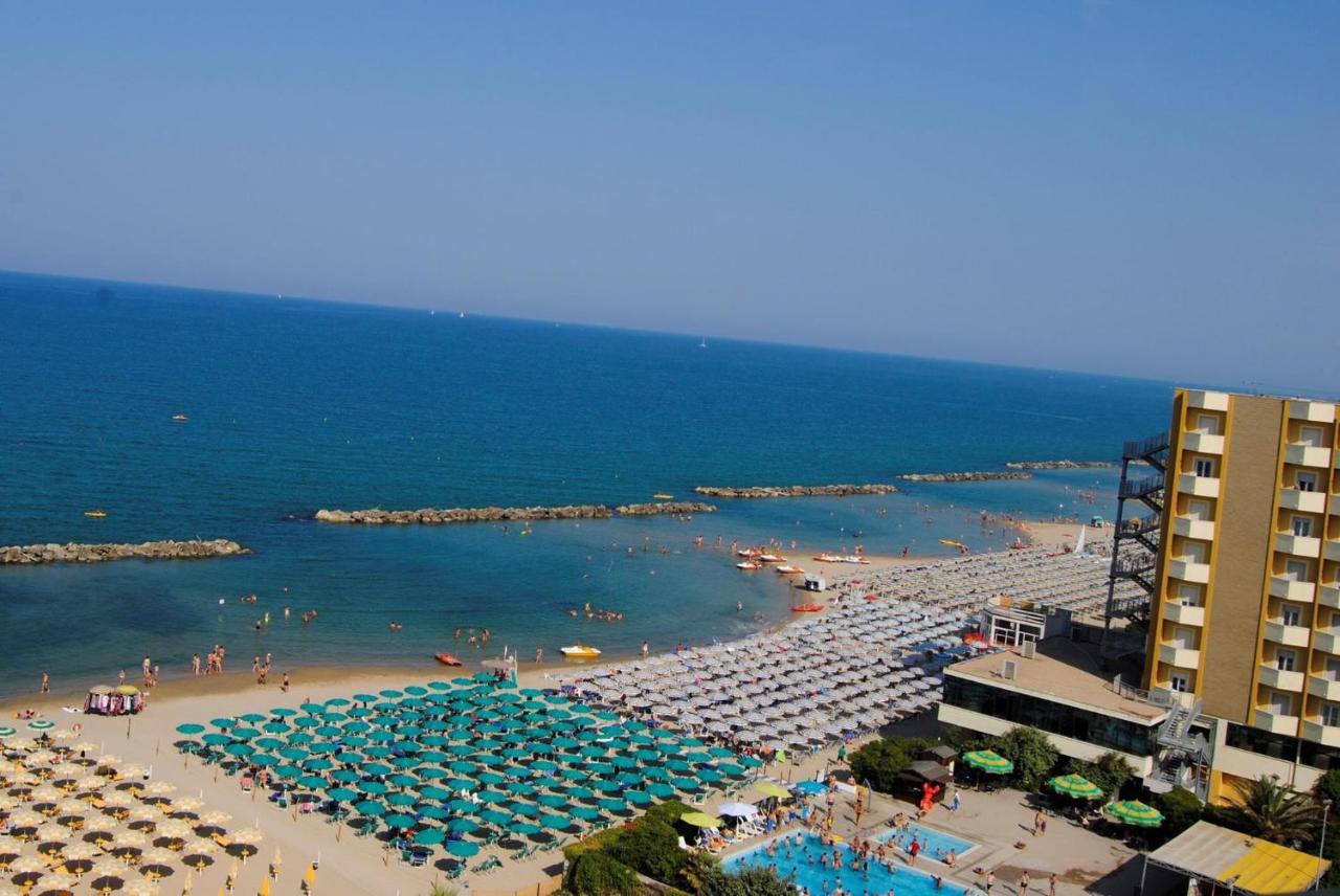 Grand Hotel Montesilvano Marina Dış mekan fotoğraf