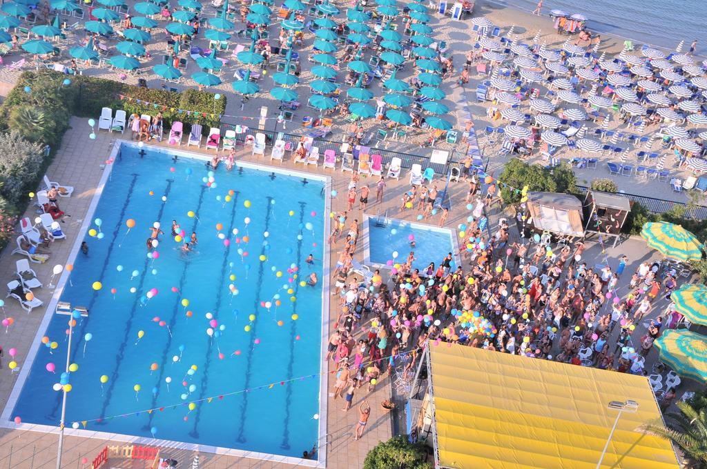 Grand Hotel Montesilvano Marina Dış mekan fotoğraf